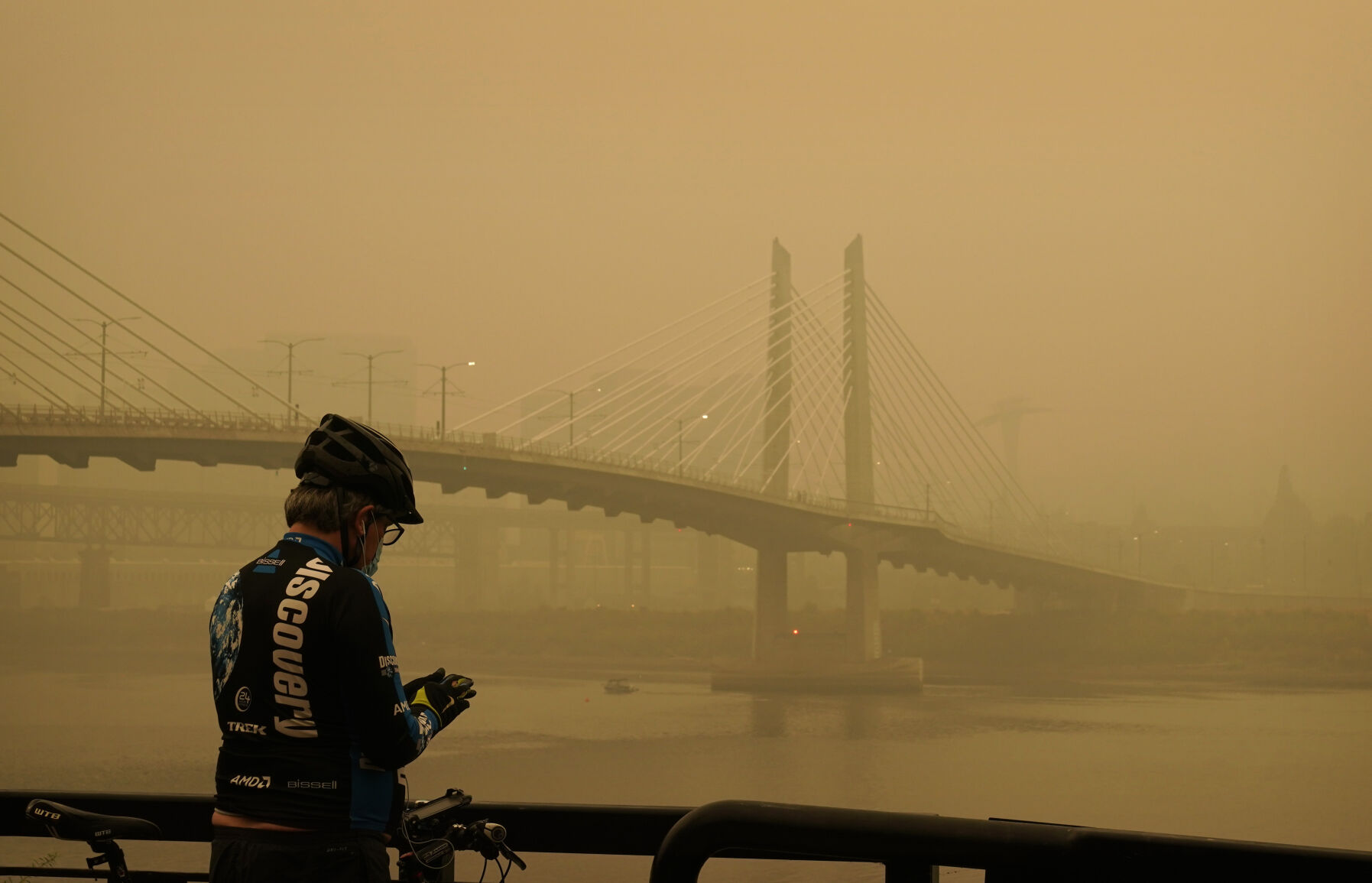 2020: Smoke